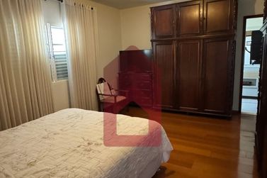 Casa para alugar - 332m&sup2; - Zona I