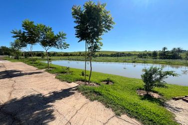 Ch&aacute;cara &agrave; venda - 