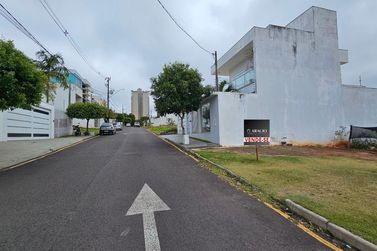Terreno &agrave; venda - 177m&sup2; - Jardim Tup&atilde;