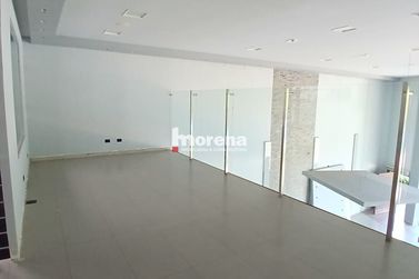 Sal&atilde;o Comercial para alugar - 430m&sup2; - Zona III