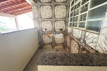 Casa para alugar - 92m&sup2; - Zona 06