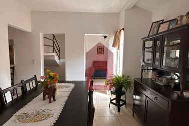 Casa &agrave; venda - 243m&sup2; - Zona V