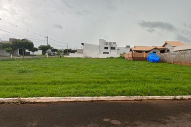 Terreno &agrave; venda - 720m&sup2; - Condom&iacute;nio Mirante
