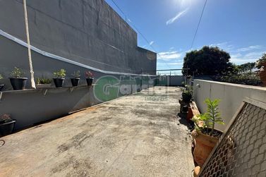 Casa &agrave; venda - 300m&sup2; - Parque San Remo I