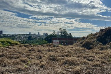 Terreno &agrave; venda - 376m&sup2; - Parque Firenze
