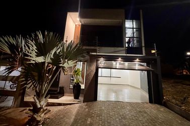 Casa para alugar - 400m&sup2; - Jardim Arauc&aacute;ria