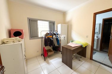 Casa &agrave; venda - 130m&sup2; - Jardim Villa Romana