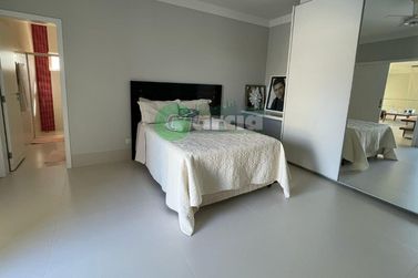 Casa &agrave; venda - 688m&sup2; - -