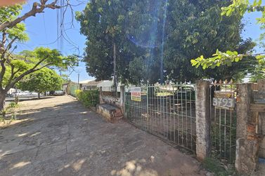 Terreno &agrave; venda - 616m&sup2; - Zona 5