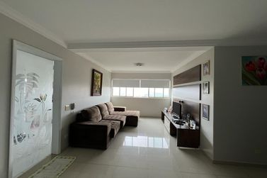 Apartamento &agrave; venda - 182m&sup2; - Centro