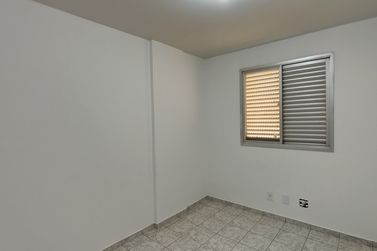 Apartamento para alugar - 78m&sup2; - ZONA II