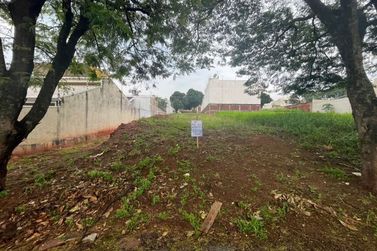 Terreno &agrave; venda - 250m&sup2; - Parque do Lago