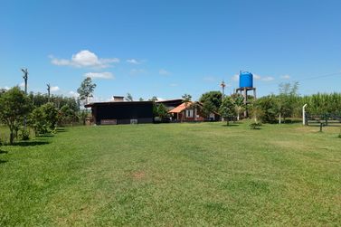 Ch&aacute;cara &agrave; venda - 20m&sup2; - Estrada Jaborandi