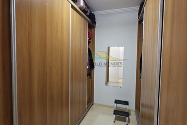 Sobrado &agrave; venda - 292m&sup2; - Zona 3