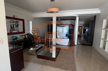 Casa &agrave; venda - 420m&sup2; - Zona I