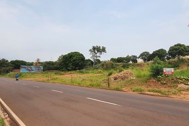 Sala Comercial &agrave; venda - 1800m&sup2; - Zona I-a