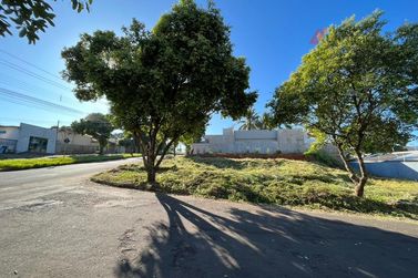 Terreno &agrave; venda - 413m&sup2; - Jardim M&ocirc;naco