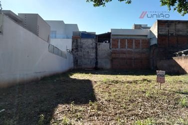 Terreno &agrave; venda - 212m&sup2; - Zona I-a