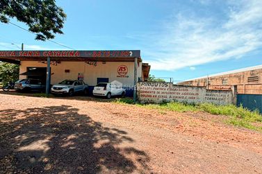 Sala Comercial &agrave; venda - 1500m&sup2; - Centro