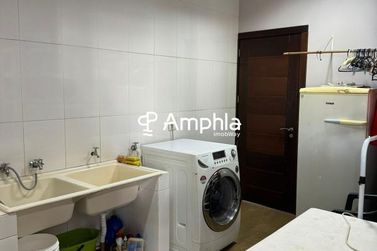 Casa &agrave; venda - 355m&sup2; - Centro