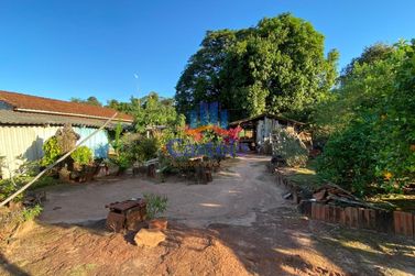 Ch&aacute;cara &agrave; venda - 4m&sup2; - Serra dos Dourados