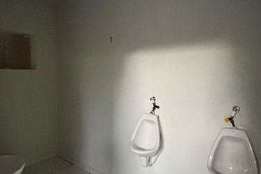 Sal&atilde;o Comercial para alugar - 245m&sup2; - Zona V