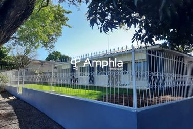 Casa &agrave; venda - 200m&sup2; - Centro