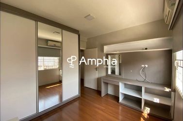 Casa &agrave; venda - 230m&sup2; - Neva