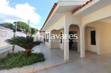 Casa &agrave; venda - 242m&sup2; - Parque San Remo I