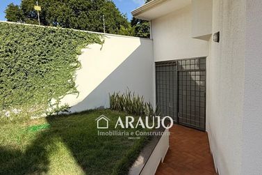 Sobrado &agrave; venda - 351m&sup2; - ZONA II