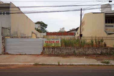 Terreno &agrave; venda - 490m&sup2; - Zona 2