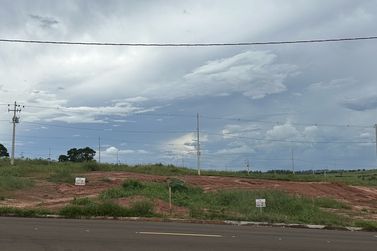 Terreno &agrave; venda - 300m&sup2; - Centro