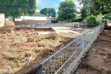 Terreno &agrave; venda - 342m&sup2; - Jardim Panorama