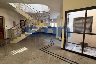 Casa para alugar - 350m&sup2; - Zona III