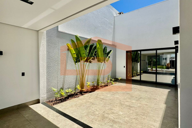 Casa &agrave; venda - 250m&sup2; - Zona VII