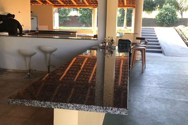 Ch&aacute;cara &agrave; venda - 47600m&sup2; - Pr 323