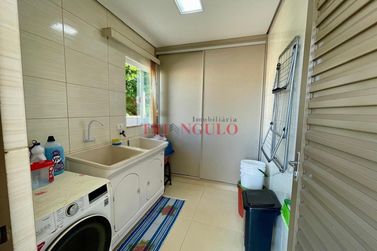 Sobrado &agrave; venda - 338m&sup2; - ZONA I