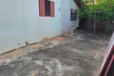 Casa &agrave; venda - 123m&sup2; - ZONA 06