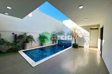 Casa &agrave; venda - 250m&sup2; - Residencial Portal das &Aacute;guas