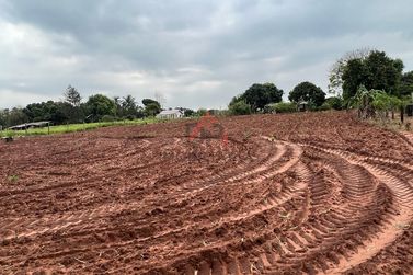 Ch&aacute;cara &agrave; venda - 5054m&sup2; - VILA RURAL