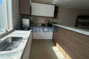 Casa &agrave; venda - 340m&sup2; - 