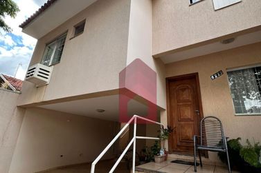 Casa &agrave; venda - 243m&sup2; - Zona V