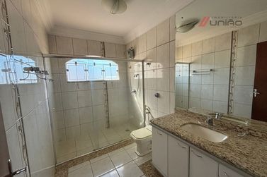 Casa &agrave; venda - 293m&sup2; - Zona Armazem