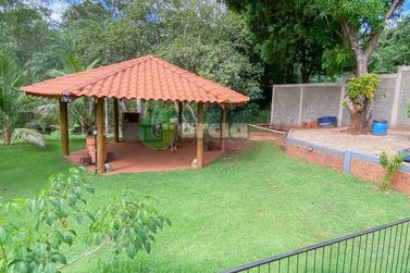 Ch&aacute;cara &agrave; venda - 25m&sup2; - -