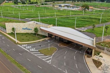 Terreno &agrave; venda - 300m&sup2; - Centro