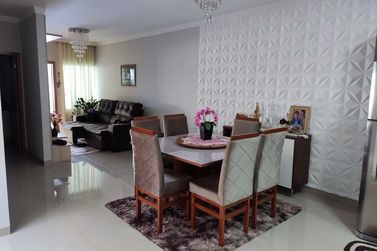 Casa &agrave; venda - 120m&sup2; - Jardim Pac&iacute;fico