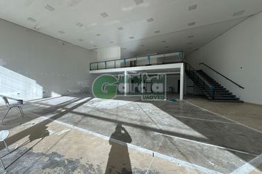 Sal&atilde;o Comercial para alugar - 730m&sup2; - Zona I