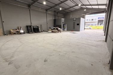 Sal&atilde;o Comercial &agrave; venda - 330m&sup2; - Parque Viena