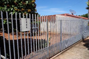 Casa &agrave; venda - 90m&sup2; - Parque Tarum&atilde;