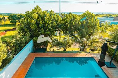 Casa &agrave; venda - 275m&sup2; - CENTRO